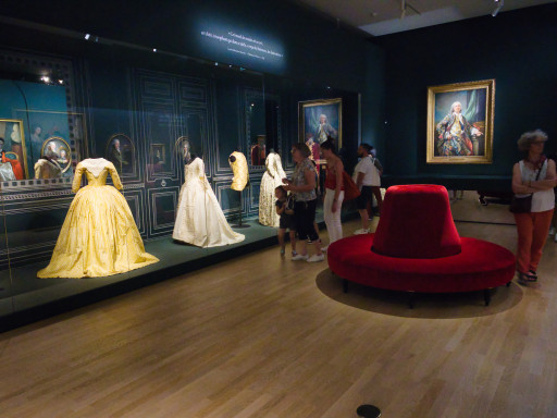 Le Musée des Beaux-Arts de Dijon consacre une exposition majeure à la naissance de la mode au XVIIIe siècle