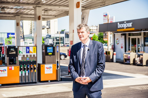 TotalEnergies booste son déploiement de stations multi-énergies et électriques