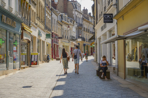 Un commerce incroyable à Autun