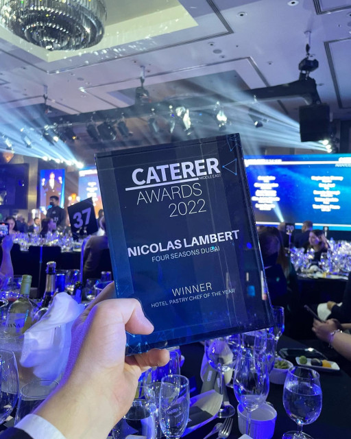 Le pâtissier spinalien Nicolas Lambert remporte le Caterer Awards 2022