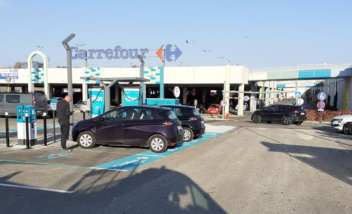 Carrefour Quétigny propose de faire les courses et le plein… d’électricité