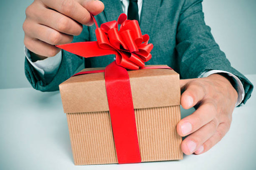 Gazettescope : tester le Secret Santa en entreprise ?