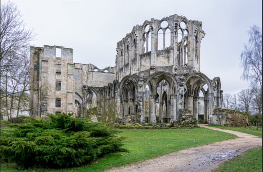 Mission Patrimoine : 300 000 euros pour financer le chantier de restauration de l’abbaye d’Ourscamp