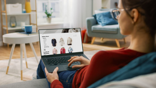 Le e-commerce surfe sur la crise