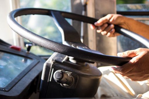 À Talange, le soutien de Keolis à la formation d’apprentis mécaniciens cars et bus