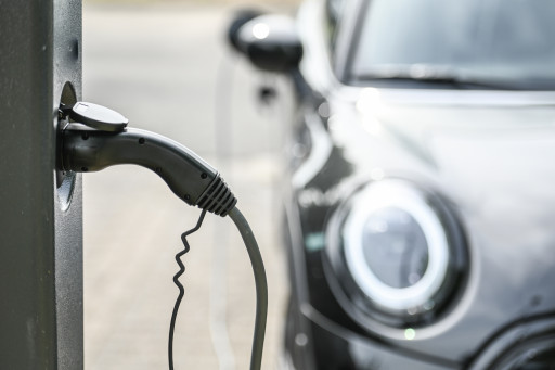 Une nouvelle borne de recharge pour véhicule électrique s’installe à Couloisy