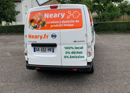 Neary à la recherche de points relais