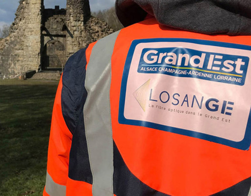 Losange tisse toujours sa toile