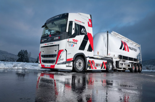 Le groupe Mauffrey livre son premier Volvo FH électrique à Egiom