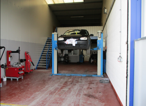 À Beuvraignes, chez Self Garage CPMF, on répare son véhicule soi-même