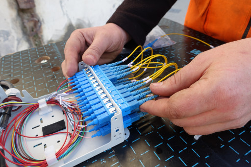 La fibre optique poursuit son déploiement