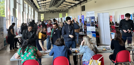 L’alternance continue sa montée en puissance