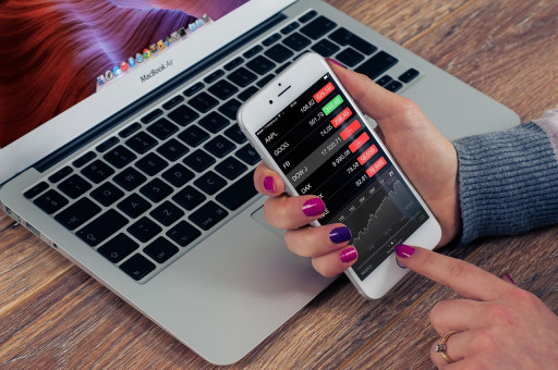 Banques : la bonne image «phygitale»
