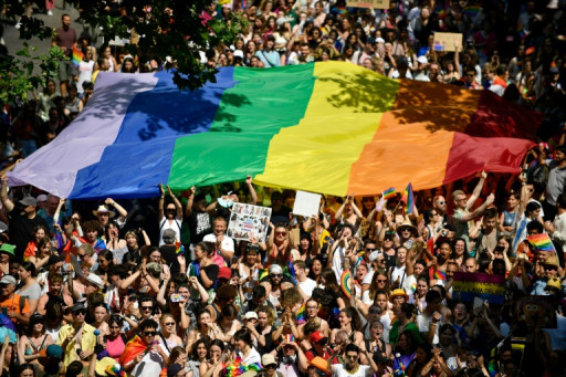 Le gouvernement présente un nouveau plan contre la haine anti-LGBT+