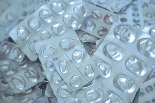 L'industrie pharmaceutique engage sa lente "déplastification"