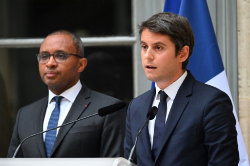 Remaniement: Macron mise sur la "continuité" et "l'efficacité"