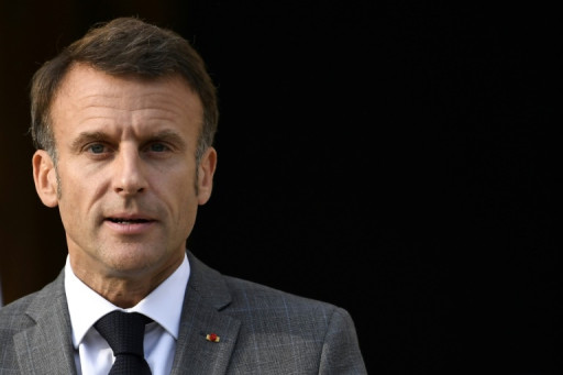 Depuis Nouméa, Macron prône "l'ordre" et assure qu'il n'y a "pas de majorité de rechange"