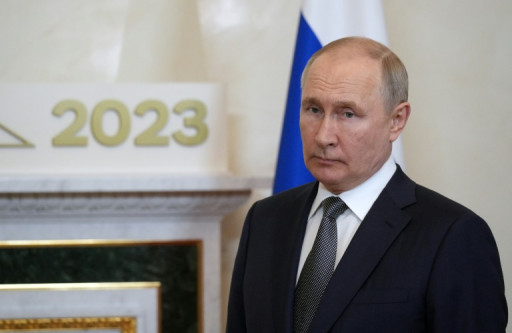 Poutine promet des céréales gratuites à six pays au sommet Russie-Afrique
