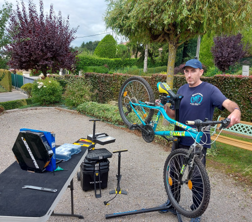 Dernancourt : un Bicycl’home pour réparer son vélo sans bouger d’une roue