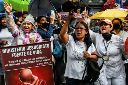 Avortement dépénalisé au Mexique: un droit toujours fragile dans le monde