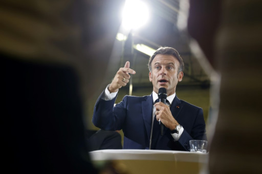 Référendum, émeutes : Macron veut accélérer la concertation avec les partis et la société civile