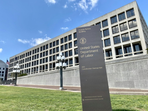 Les ados au travail aux Etats-Unis, entre lois assouplies et embauches illégales