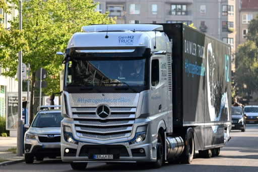 Pour sortir du diesel, le pari incertain du camion à hydrogène