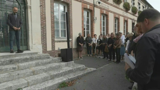 Infanticide dans l'Eure: des centaines de personnes rendent hommage à la fillette