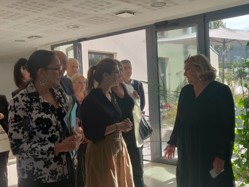 Journée nationale des aidants : Aurore Bergé et Fadila Khattabi découvrent la Plate-forme de répit d’Amiens