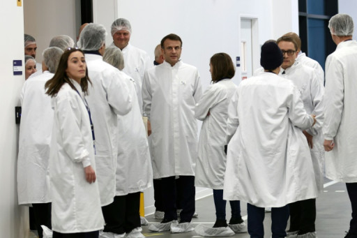 Santé: Macron salue un investissement "inédit" de plus de deux milliards d'euros à Chartres