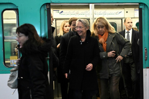 Borne veut un "sursaut collectif" contre les violences sexistes dans les transports
