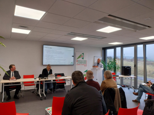 Les élus de la Chambre d'agriculture de la Meuse se réunissent en session de travail à Issoncourt.