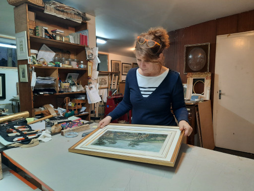 Ham : dans son atelier Art d'Oise, Catherine Boitel redonne vie aux documents anciens