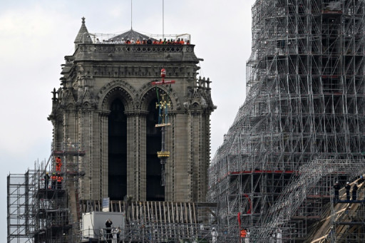 A un an de la réouverture, Macron annonce des vitraux du XXIe siècle pour Notre-Dame de Paris