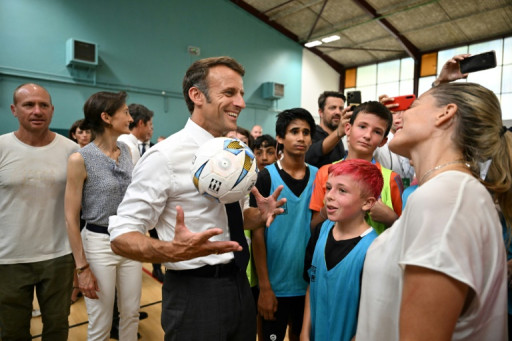 A 200 jours des Jeux, Macron appelle les Français à faire du sport "chaque jour"