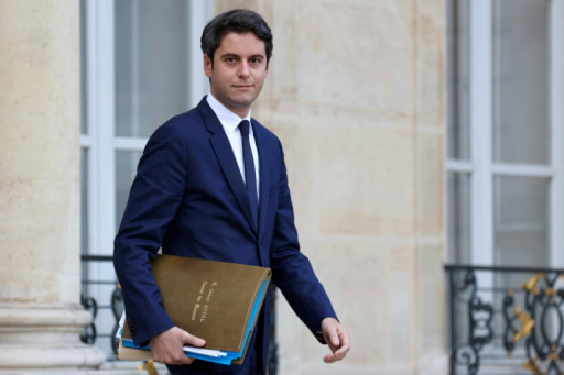 Gabriel Attal entre à Matignon au nom de "l'audace et du mouvement"
