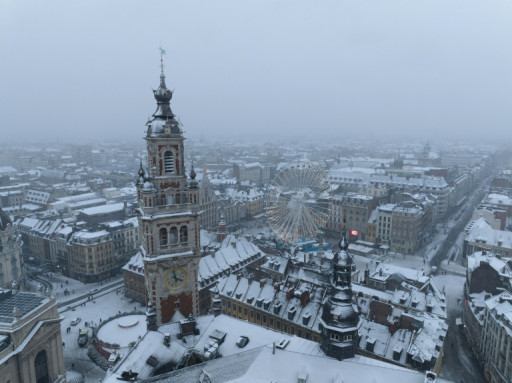 La moitié nord de la France face au retour du verglas, la neige gagne les massifs