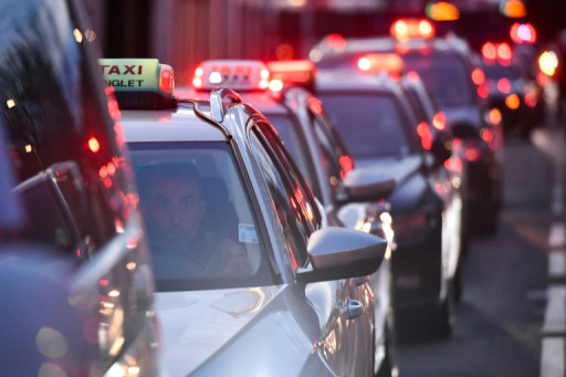 Les taxis à leur tour mobilisés, opérations escargot dans toute la France