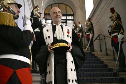 Moscovici s'alarme d'"assauts" contre des institutions piliers de la démocratie