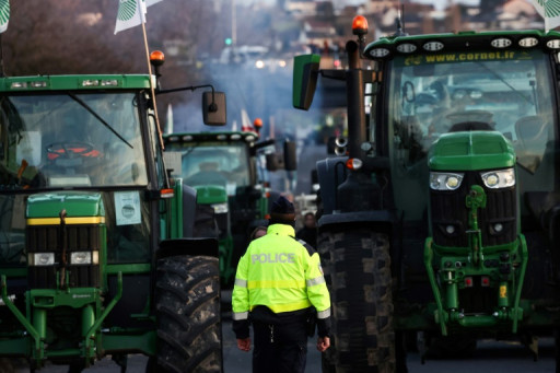 Agriculture: appel à lever les blocages après de nouvelles annonces d'Attal