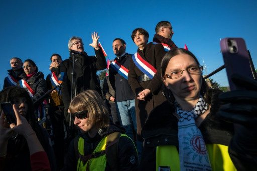 Rassemblement avec Mélenchon devant l'ONU pour un "cessez-le-feu" à Gaza