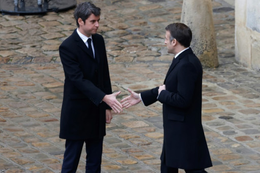 Gouvernement: Oudéa-Castéra exfiltrée de l'Education, le MoDem garde quatre ministres après la crise Bayrou