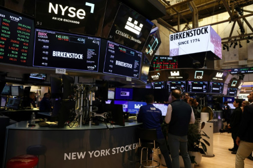 Wall Street finit en hausse, le S&P 500 tout proche des 5.000 points, une première