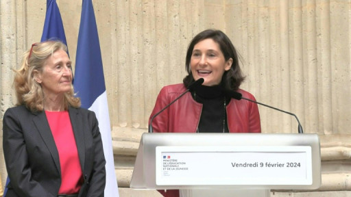 Gouvernement: plusieurs passations de pouvoir à huis clos après une matinée de confusion