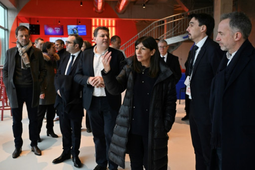 La maire de Paris aux Parisiens: "Ne partez pas pendant les JO!"