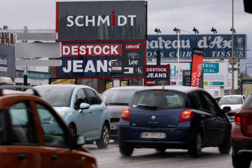 Voitures électriques: le leasing "social" prend fin pour 2024, les bonus restent