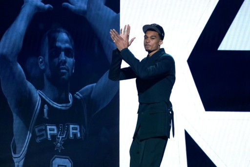 Victor Wembanyama annonce un partenariat avec Louis Vuitton