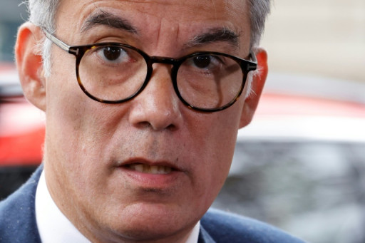 Faure (PS): "le sauciflard, l'apéro, c'est aussi notre culture"