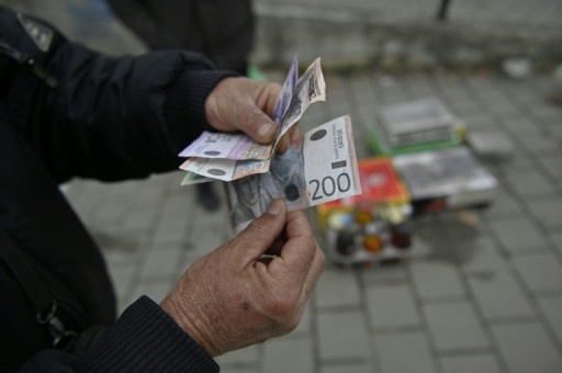 Plus de cash et pas de solution en vue : la crise du dinar s'enlise au Kosovo