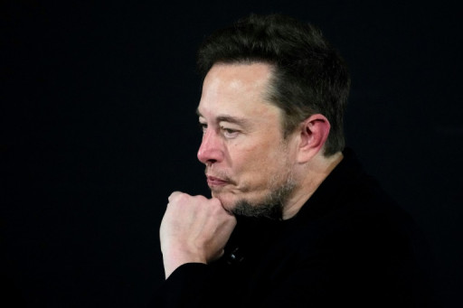 Elon Musk va mettre en libre accès le programme de son chatbot Grok
